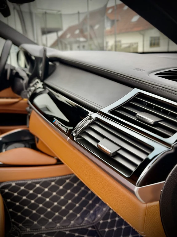 BMW X6 M Competition – gereinigter Innenraum